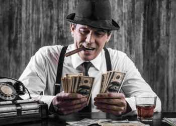 稀土永磁板块持续走高，稀土ETF半日涨3.81%