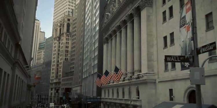 从法庭到央行:一周行情的隐形操盘手